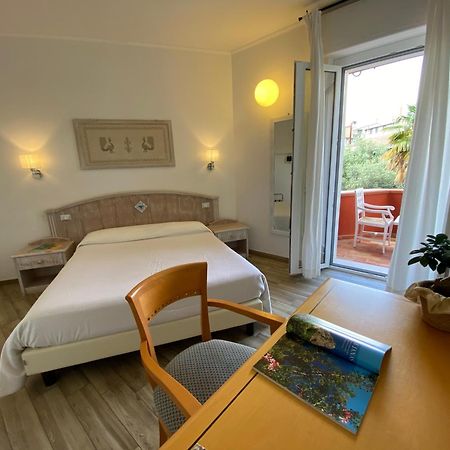 Locanda Degli Artisti Tortolì Eksteriør billede