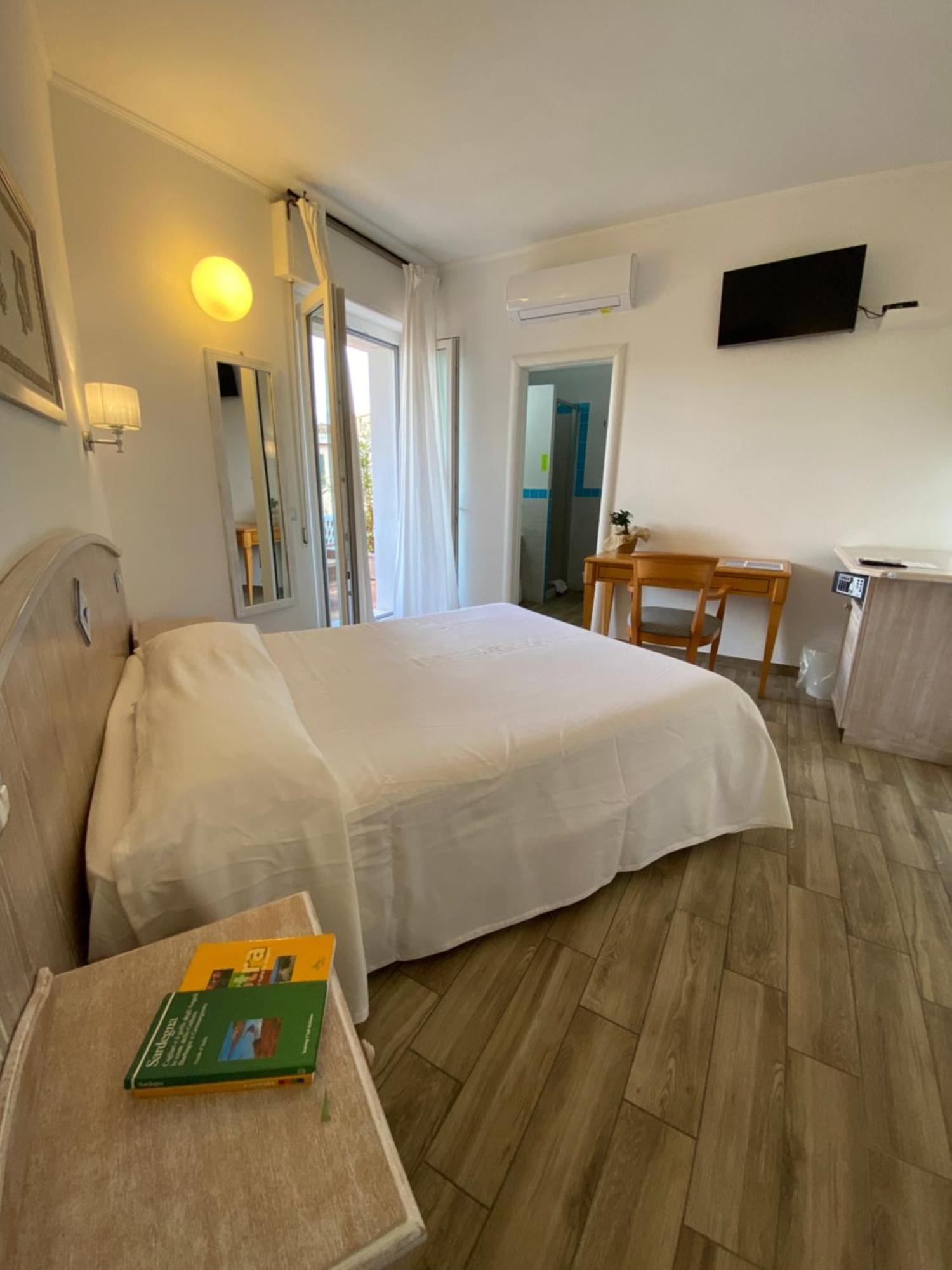Locanda Degli Artisti Tortolì Eksteriør billede