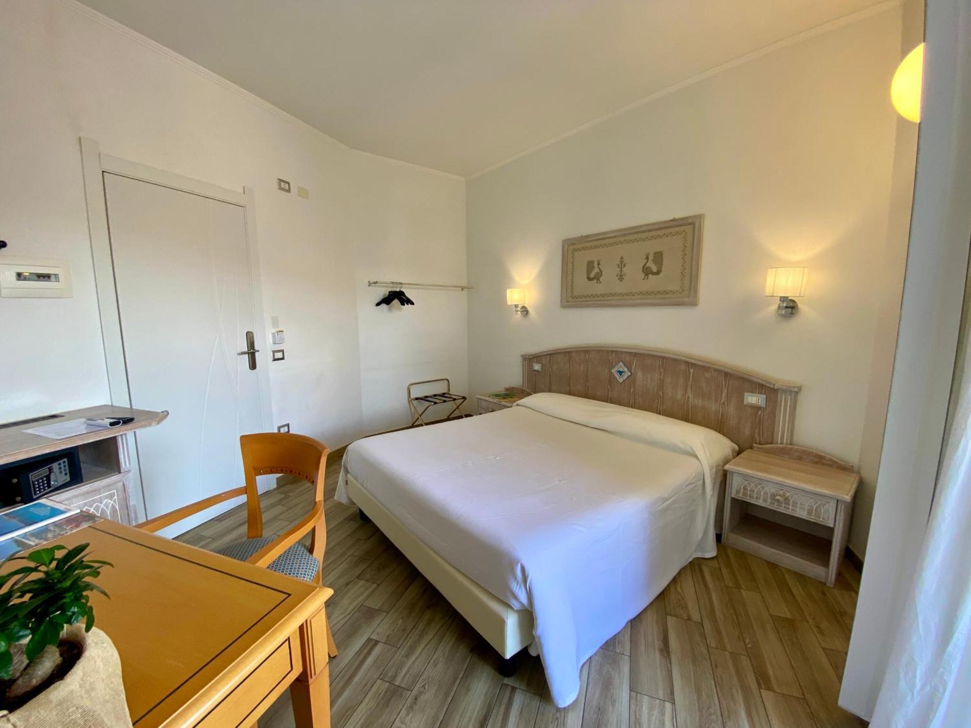 Locanda Degli Artisti Tortolì Eksteriør billede