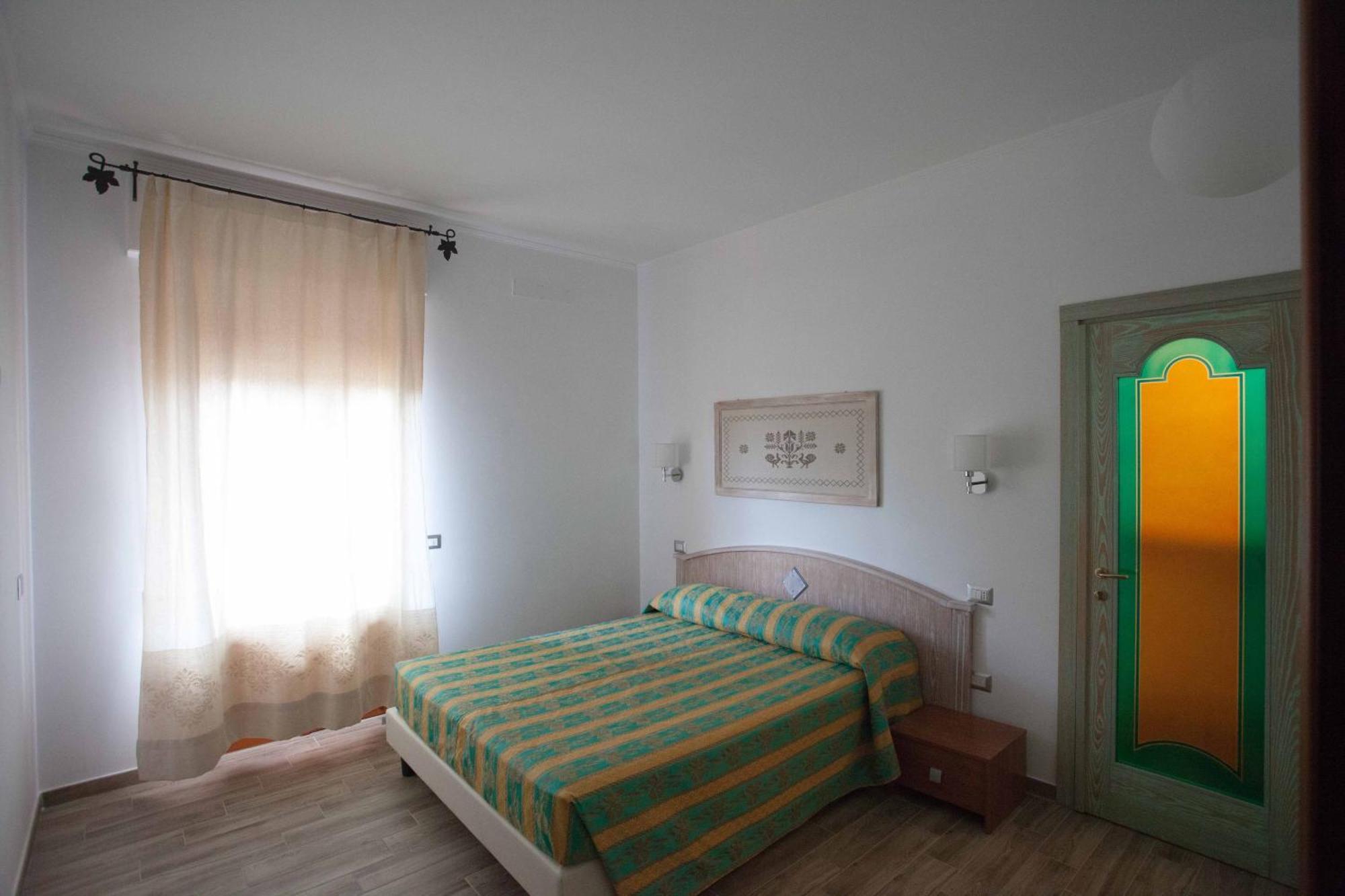 Locanda Degli Artisti Tortolì Eksteriør billede