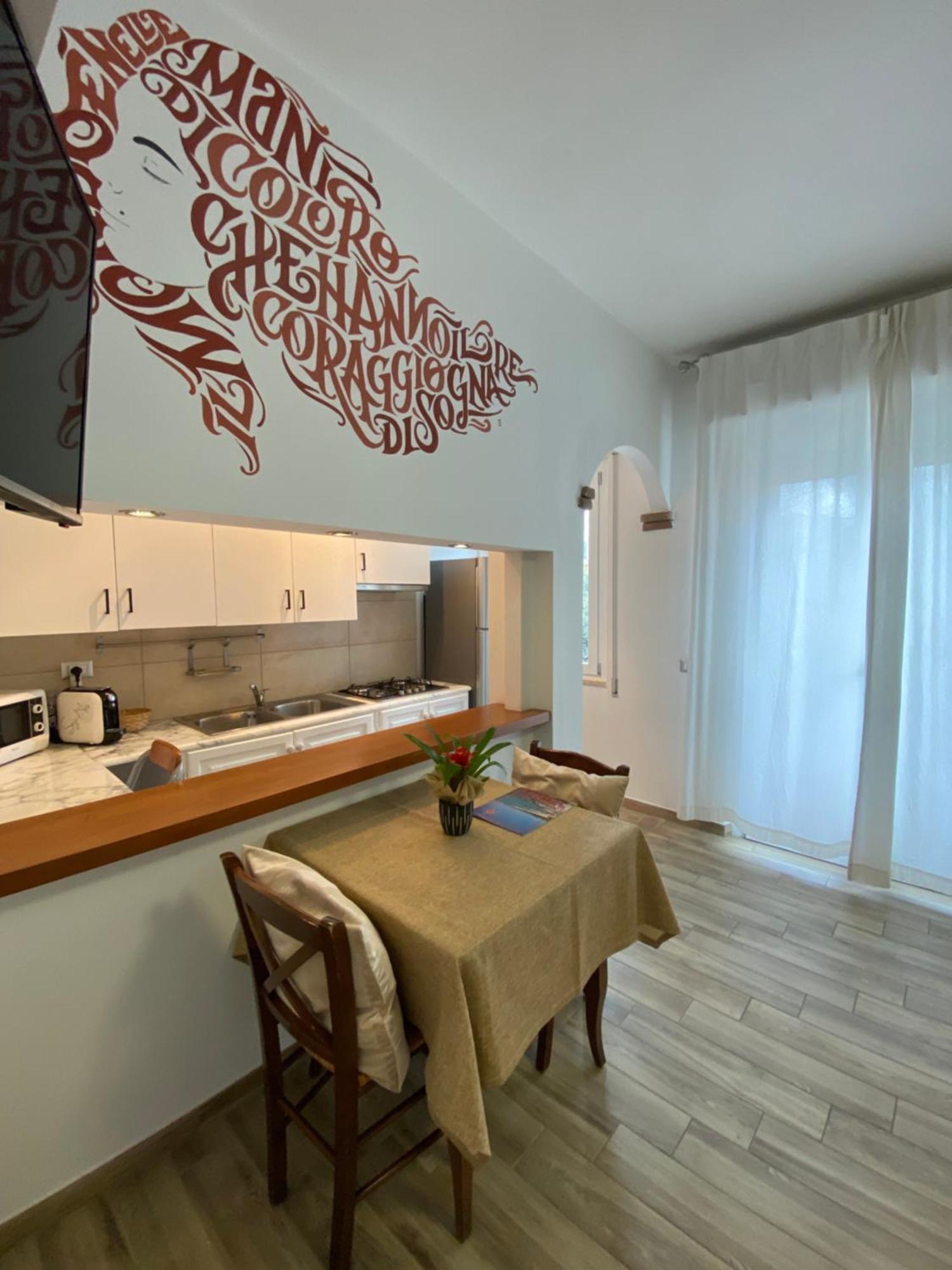 Locanda Degli Artisti Tortolì Eksteriør billede