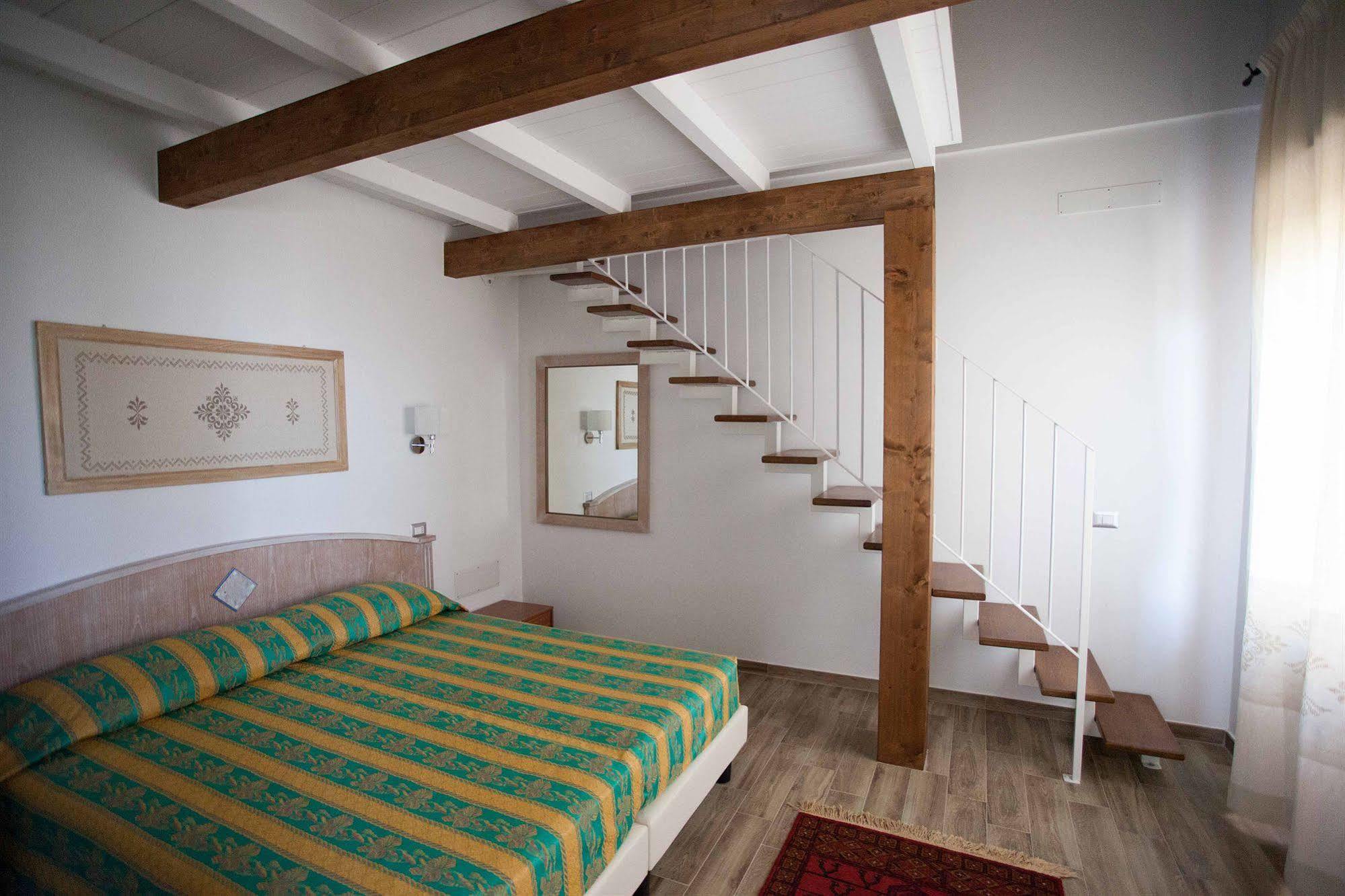 Locanda Degli Artisti Tortolì Eksteriør billede