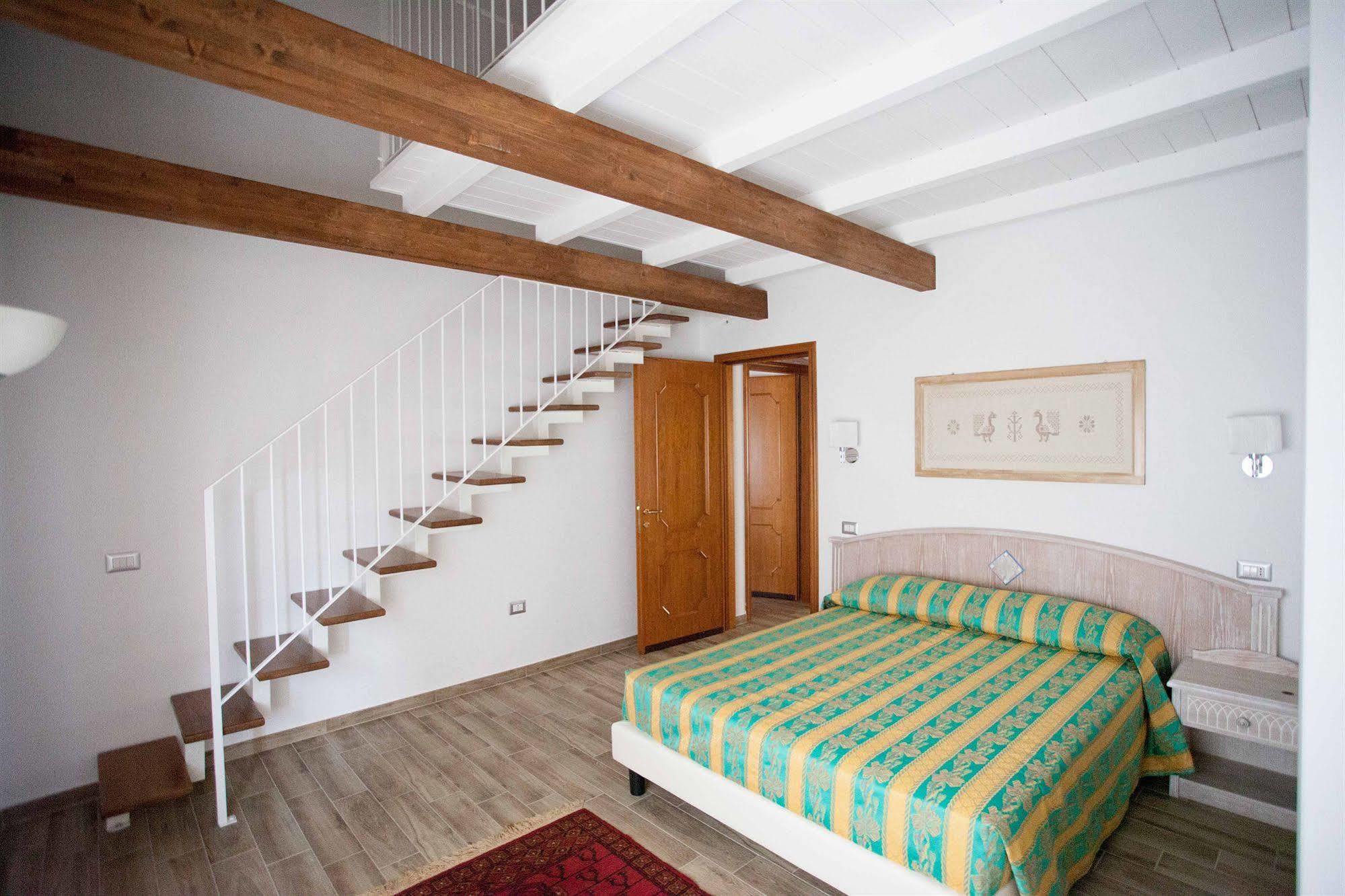 Locanda Degli Artisti Tortolì Eksteriør billede